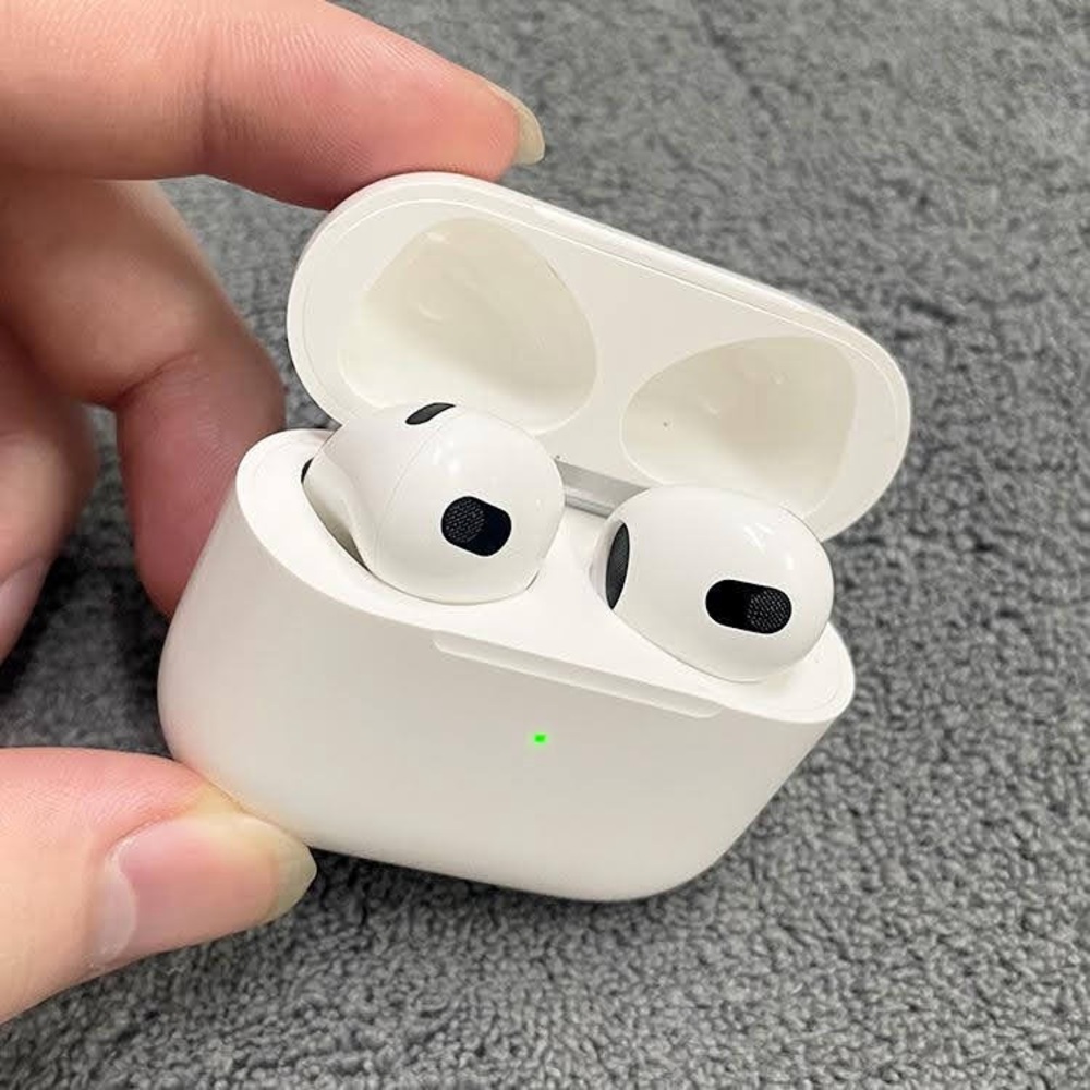 **Premium Wireless Earbuds - Apple AirPods 3 Design, Logo-Free**